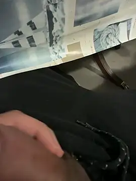 Snapshot of Pussylover_32 chatting on 3, 11, 2025 Pussylover 32 online show from 3, 11, 2025