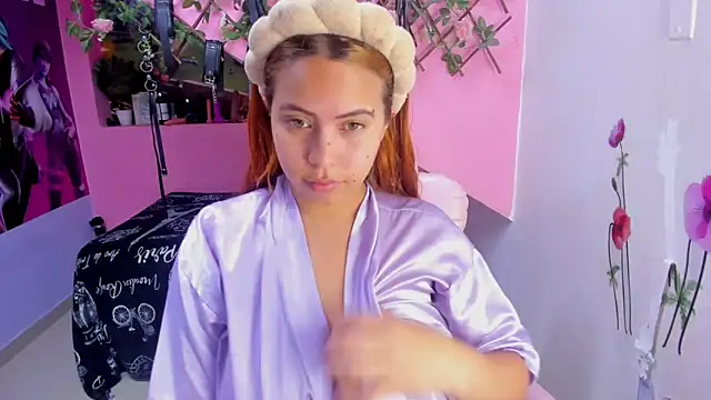 Snapshot of marcellaa303av chatting on 19, 9, 2025 marcellaa303av online show from 19, 9, 2025