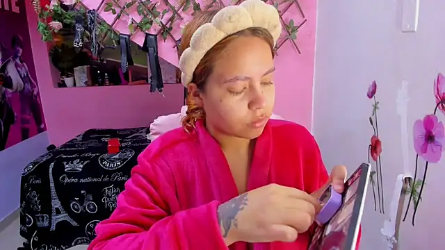 Snapshot of marcellaa303av chatting on 22, 9, 2025 marcellaa303av online show from 22, 9, 2025