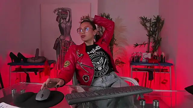 Snapshot of lilith-deveraux chatting on 3, 2, 2025 lilith-deveraux online show from 3, 2, 2025