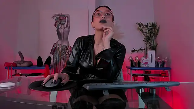 Snapshot of lilith-deveraux chatting on 4, 2, 2025 lilith-deveraux online show from 4, 2, 2025