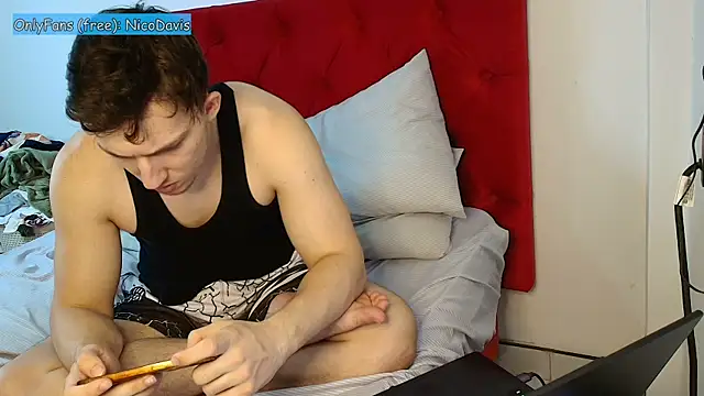 NicoDavisHere online show from 24, 6, 2026