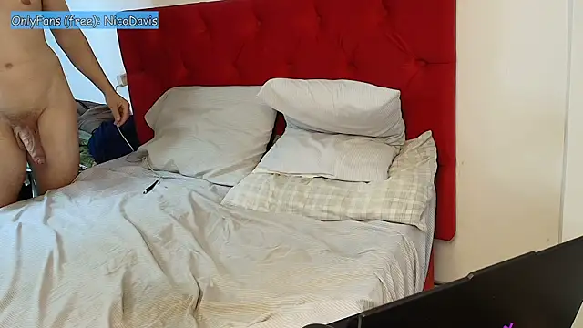 NicoDavisHere online show from 2, 7, 2026