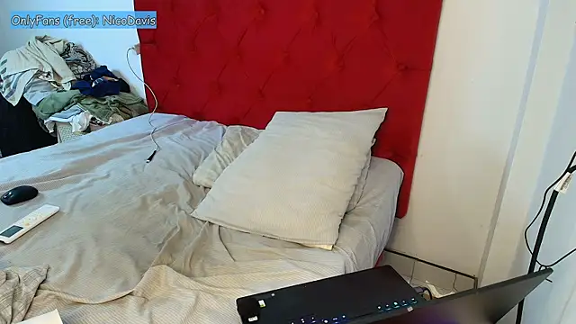 NicoDavisHere online show from 23, 7, 2026