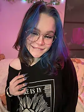 Snapshot of MaddisonHaas chatting on 1, 2, 2025 MaddisonHaas online show from 1, 2, 2025