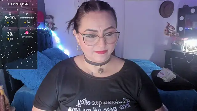 Ivonnee   online show from 30, 1, 2025