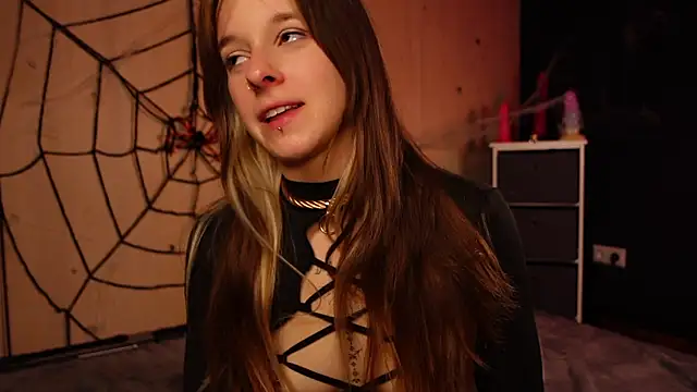 Izzy Inked online show from 27, 10, 2025