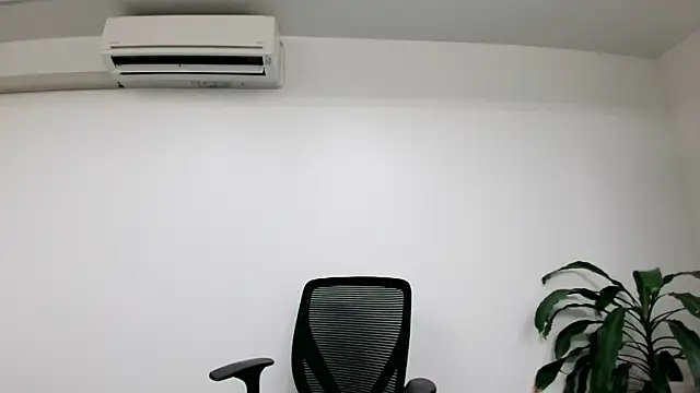 Snapshot of TakuryuJPN chatting on 8, 12, 2024 TakuryuJPN online show from 8, 12, 2024