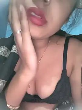 Shanaya Hotty online show from 4, 12, 2024