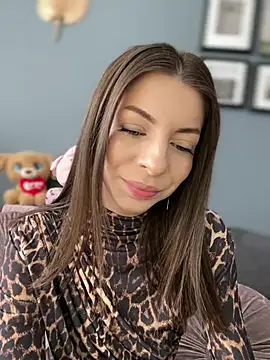 Mia Ethan online show from 21, 2, 2025