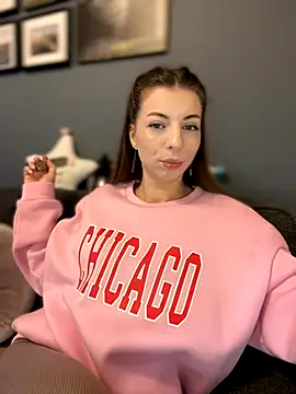 Mia Ethan online show from 28, 11, 2025