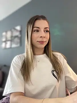 Mia Ethan online show from 7, 5, 2026
