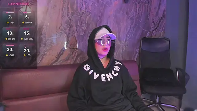 Alahia Dangelo online show from 27, 11, 2025