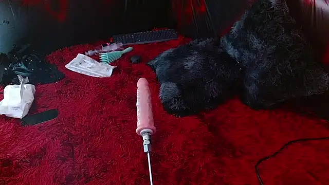 Raven Whisper online show from 13, 2, 2025