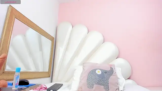 Snapshot of Ally_Parkeer_ chatting on 15, 1, 2025 Ally Parkeer online show from 15, 1, 2025