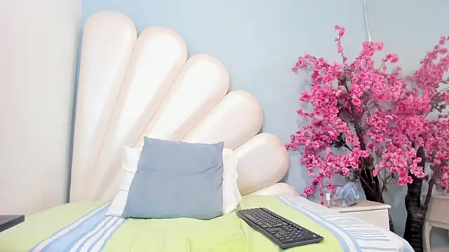 Snapshot of Ally_Parkeer_ chatting on 7, 3, 2025 Ally Parkeer online show from 7, 3, 2025