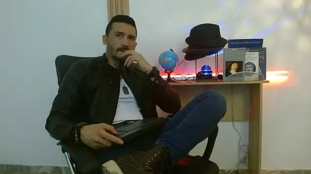 Reiko 85  online show from 15, 11, 2025