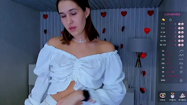 Jennifer Wadee online show from 11, 3, 2025