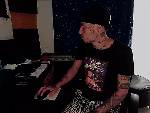 Snapshot of patrik_tattoo_ chatting on 30, 12, 2024 patrik tattoo online show from 30, 12, 2024