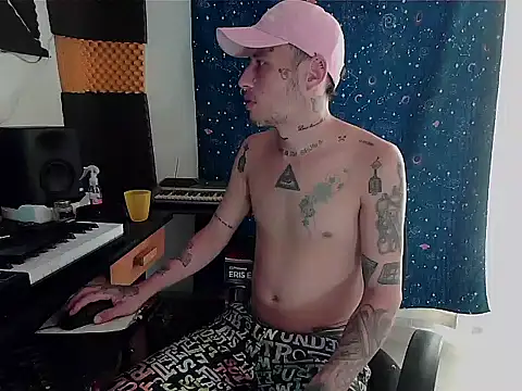 Snapshot of patrik_tattoo_ chatting on 8, 1, 2025 patrik tattoo online show from 8, 1, 2025