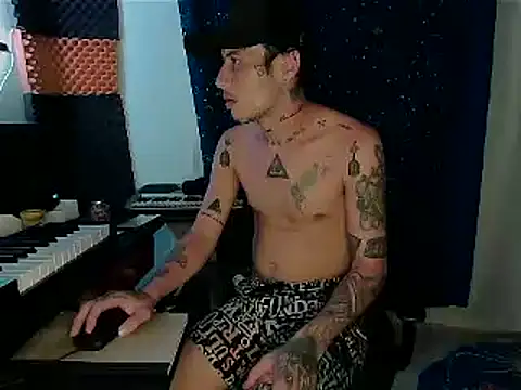 Snapshot of patrik_tattoo_ chatting on 6, 3, 2025 patrik tattoo online show from 6, 3, 2025