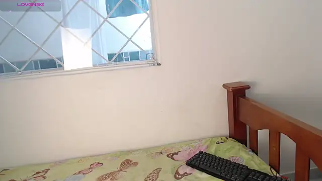 Snapshot of Lola_sweeet18 chatting on 7, 1, 2026 Lola sweeet18 online show from 7, 1, 2026