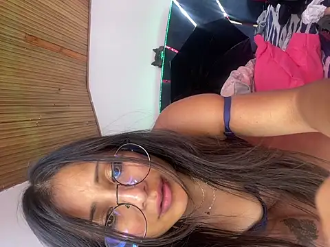 Jade Zephyra online show from 17, 2, 2025