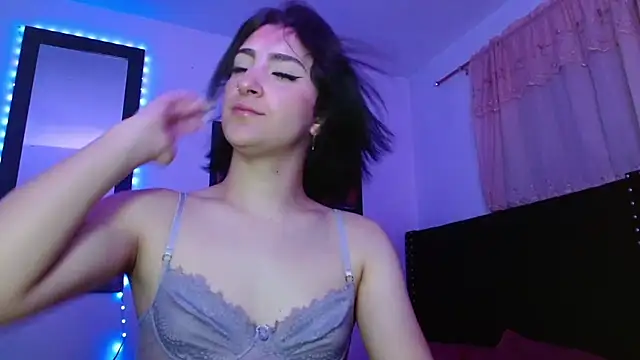 Snapshot of Triana_Damelio chatting on 19, 9, 2025 Triana Damelio online show from 19, 9, 2025