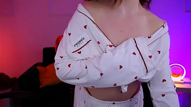 AnnTerry  online show from 14, 2, 2025