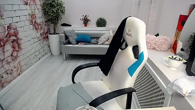 Cutie Asya online show from 4, 12, 2025