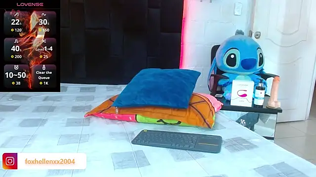 Snapshot of foxhellenxxxx chatting on 17, 9, 2025 foxhellenxxxx online show from 17, 9, 2025