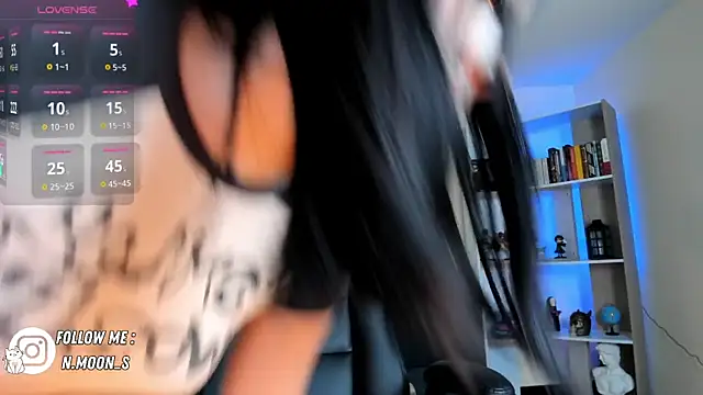 Snapshot of Alanna-Zue chatting on 2, 12, 2024 Alanna-Zue online show from 2, 12, 2024