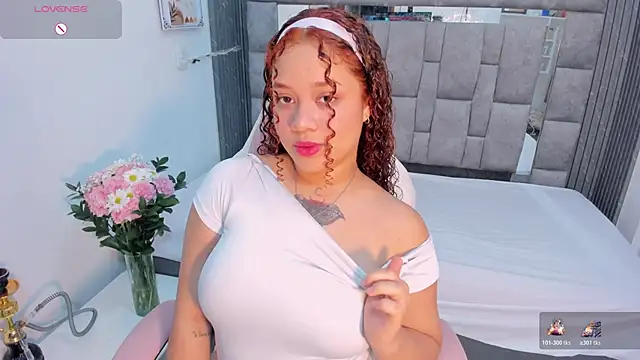 zulyjones online show from 15, 12, 2025