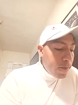 Reveldeseductor online show from 7, 4, 2026