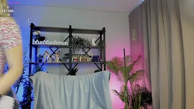 careful i bite nya online show from 14, 10, 2025