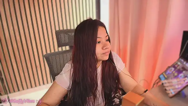 Snapshot of soffyvibes- chatting on 2, 12, 2025 soffyvibes- online show from 2, 12, 2025