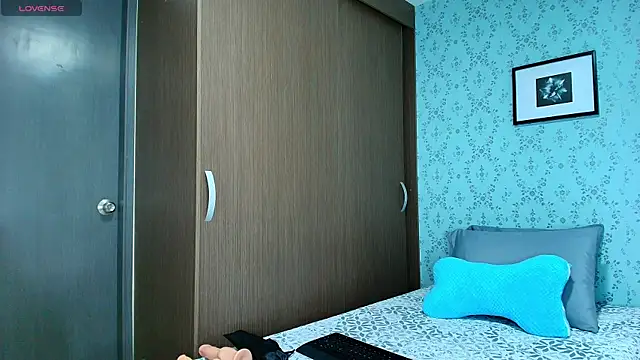 KazzuRoux001 online show from 21, 12, 2024