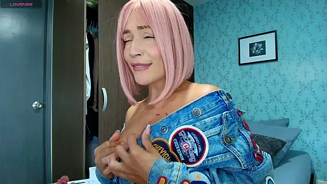 KazzuRoux001 online show from 5, 1, 2025