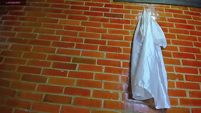 Snapshot of Petite_amor2 chatting on 7, 2, 2025 Petite amor2 online show from 7, 2, 2025