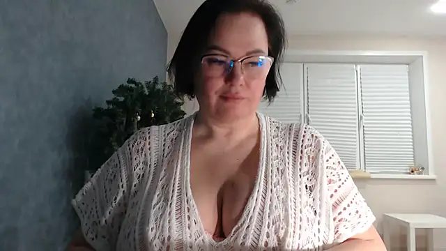 Nora Star online show from 21, 11, 2025