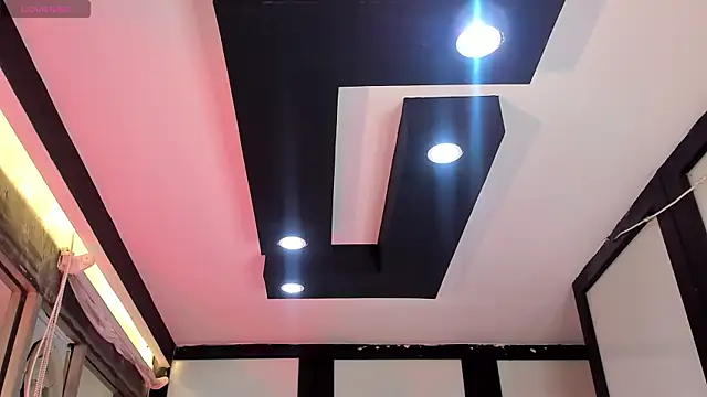 Snapshot of AlliceRosero chatting on 1, 3, 2025 AlliceRosero online show from 1, 3, 2025