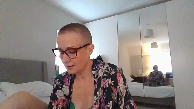 Snapshot of ELEGANT-ARIA36 chatting on 5, 2, 2025 ELEGANT-ARIA36 online show from 5, 2, 2025