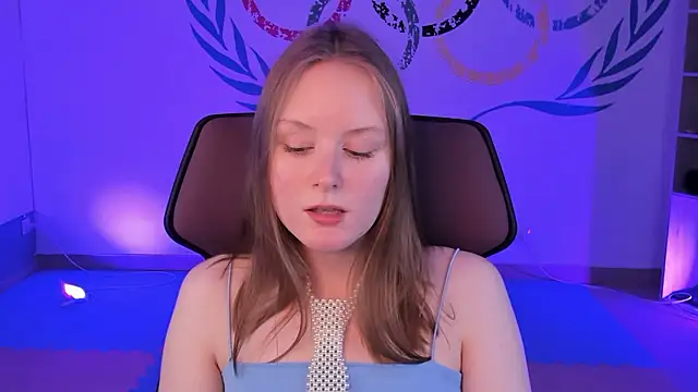 Snapshot of VivienLeeigh chatting on 8, 12, 2024 VivienLeeigh online show from 8, 12, 2024