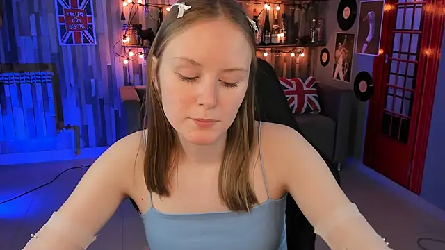 Snapshot of VivienLeeigh chatting on 12, 12, 2024 VivienLeeigh online show from 12, 12, 2024