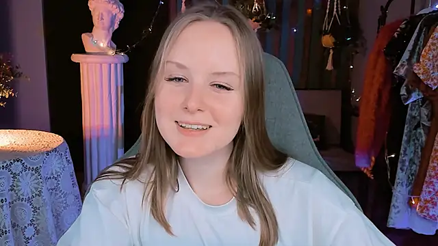 Snapshot of VivienLeeigh chatting on 28, 12, 2024 VivienLeeigh online show from 28, 12, 2024