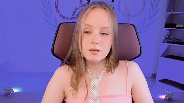 Snapshot of VivienLeeigh chatting on 9, 1, 2025 VivienLeeigh online show from 9, 1, 2025