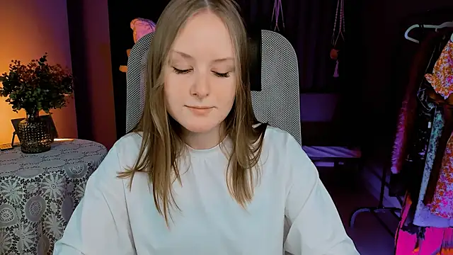 Snapshot of VivienLeeigh chatting on 10, 1, 2025 VivienLeeigh online show from 10, 1, 2025