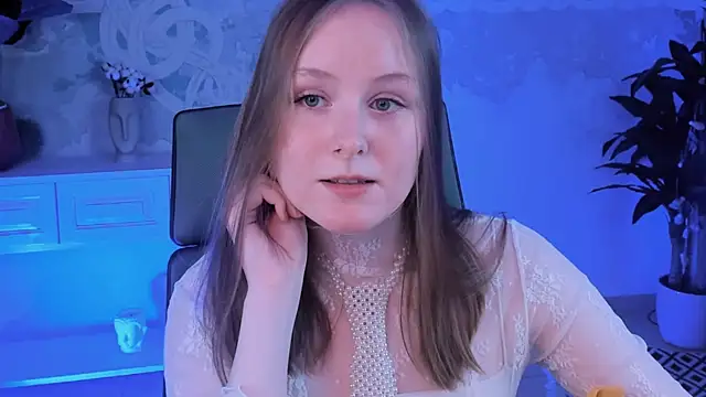 Snapshot of VivienLeeigh chatting on 8, 2, 2025 VivienLeeigh online show from 8, 2, 2025