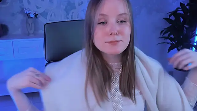 Snapshot of VivienLeeigh chatting on 8, 2, 2025 VivienLeeigh online show from 8, 2, 2025