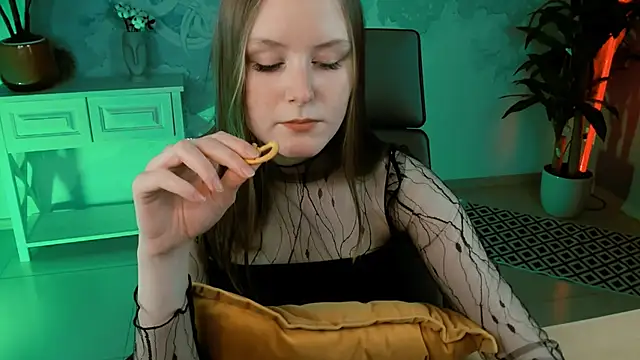 Snapshot of VivienLeeigh chatting on 11, 2, 2025 VivienLeeigh online show from 11, 2, 2025